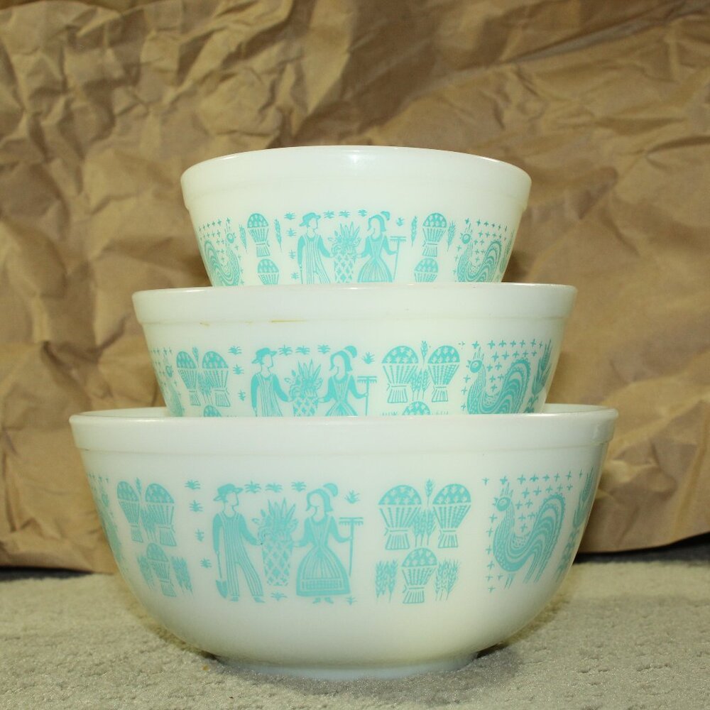 PYREX Amish Butterprint 3 Pc Mixing Bowl  White/Turquoise 401 - 403